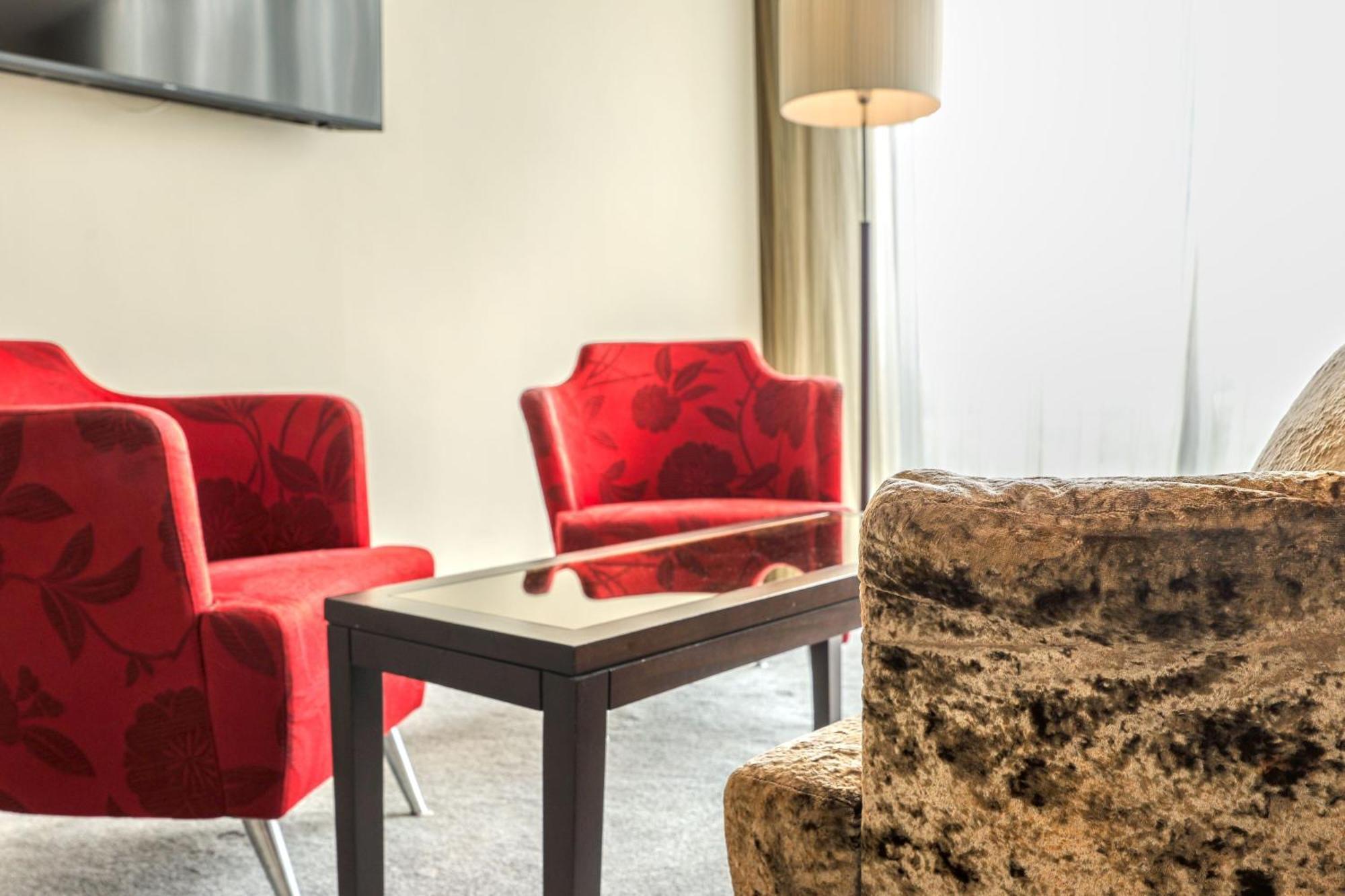 Sheraton Athlone Hotel Экстерьер фото