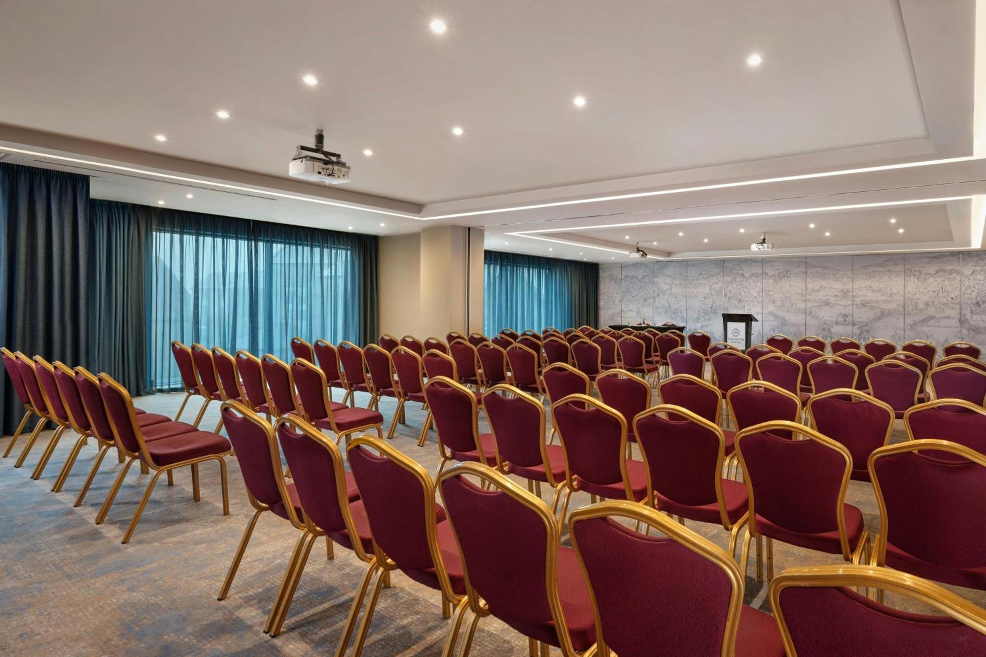 Sheraton Athlone Hotel Экстерьер фото